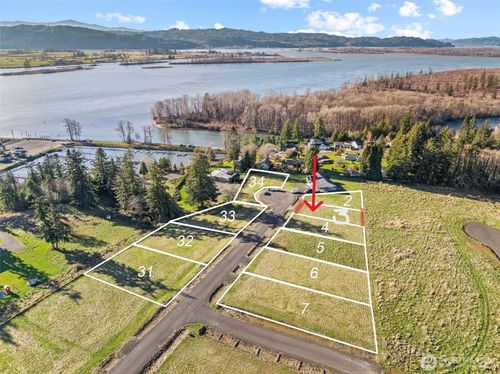 50 Sunnyfield Dr, Cathlamet, WA, 98612-8906 | Card Image