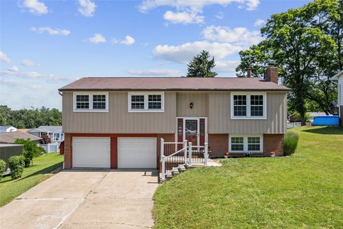 147 Ridgewood Dr, Freedom, PA, 15042-2527 | Card Image