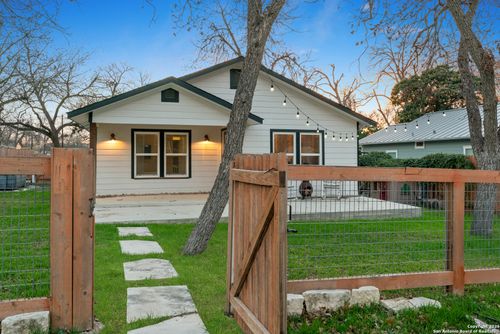 1428 Lee St, New Braunfels, TX, 78130-6361 | Card Image