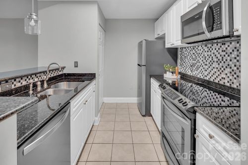 apt-339-300 W 5th St, Charlotte, NC, 28202-1552 | Card Image