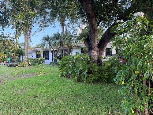9321 Sw 177th St, Palmetto Bay, FL, 33157-5742 | Card Image