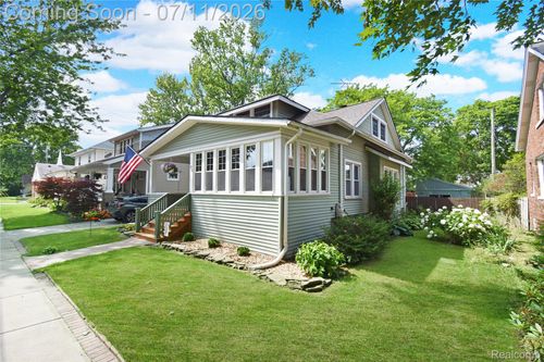 34 Moser Pl, Mount Clemens, MI, 48043-1733 | Card Image