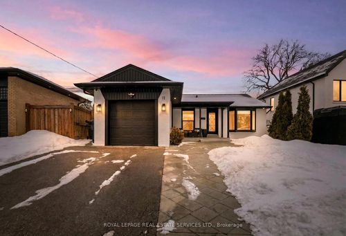 11 Benbow Rd, Etobicoke, ON, M9P3K1 | Card Image