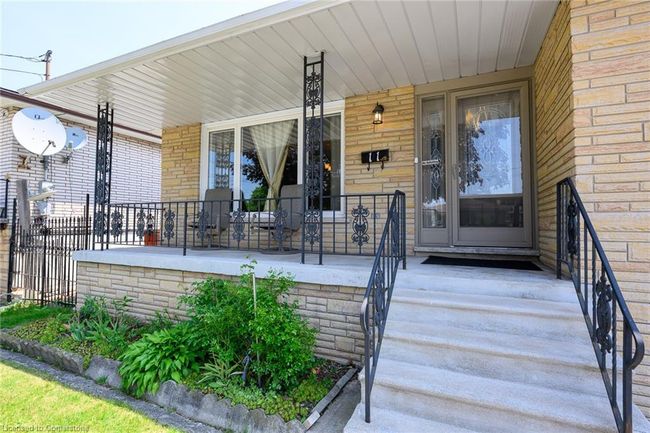 11 Algonquin Crt, House other with 3 bedrooms, 2 bathrooms and 3 parking in Hamilton ON | Image 4