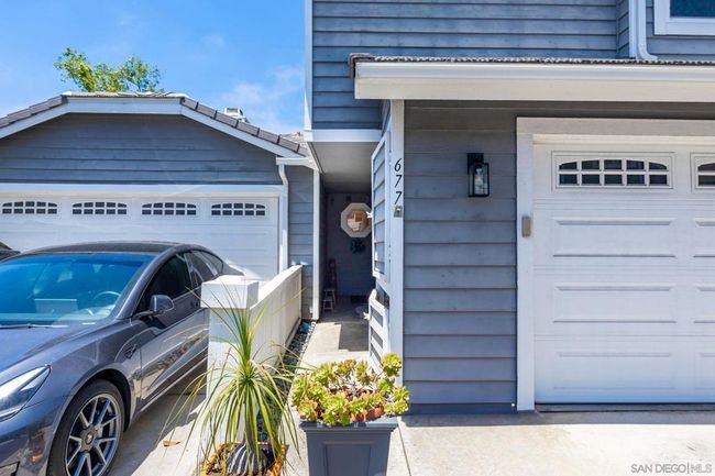 677 Summer View Cir, Townhouse with 2 bedrooms, 3 bathrooms and 2 parking in Encinitas CA | Image 4