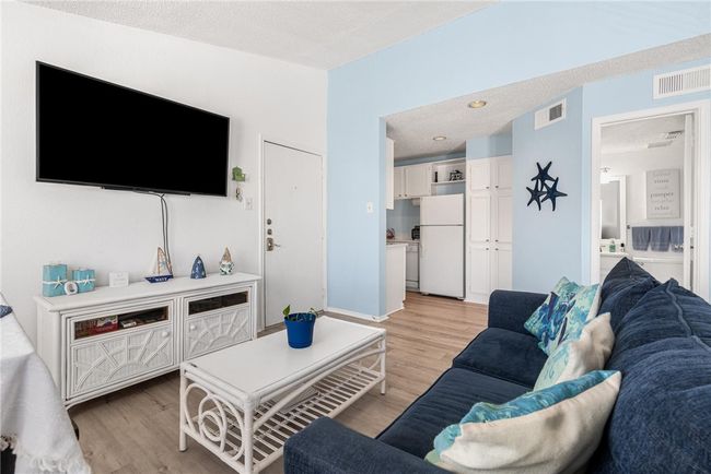 This coastal condo is ready for YOU! | Image 8