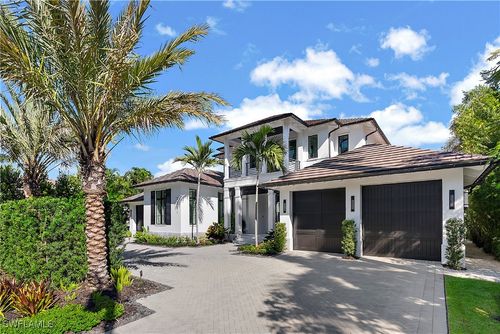 2231 Forrest Ln, NAPLES, FL, 34102-7620 | Card Image