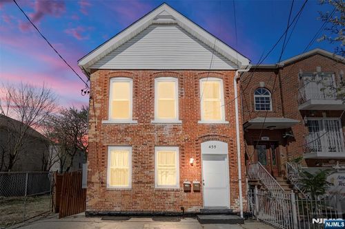 435 17th St, Newark, NJ, 07103-1228 | Card Image