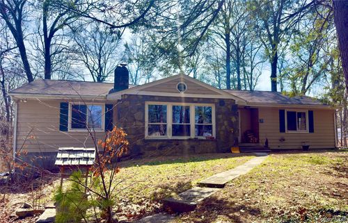 6 Pine Tree Ln, Hyde Park, NY, 12538-2111 | Card Image