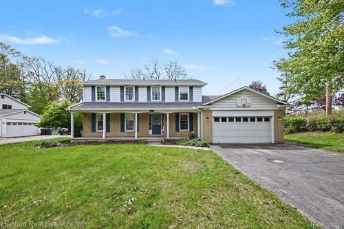 16941 Shrewsbury Street, Livonia, MI, 48154 | Card Image