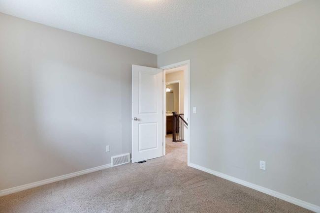 32 Drake Landing Hill, House other with 3 bedrooms, 3 bathrooms and 4 parking in Okotoks AB | Image 21