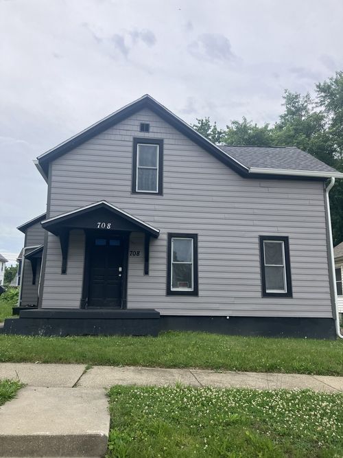 708 W Jefferson St, Bloomington, IL, 61701-8203 | Card Image