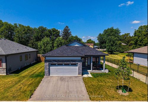 142 Ellen St, Atwood, ON, N0G1B0 | Card Image