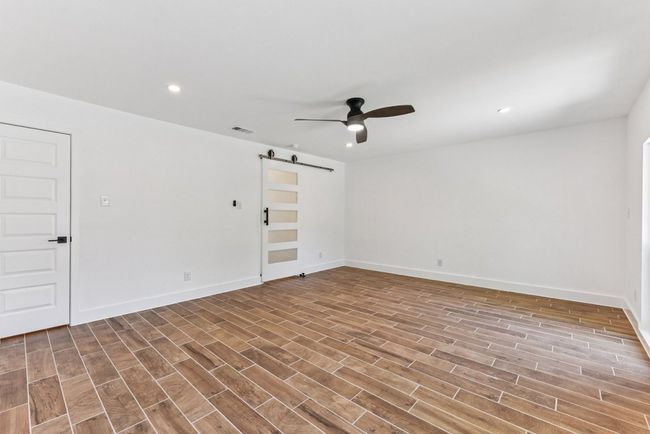 Wake up to peace and privacy in this luxurious, light-filled space. | Image 8