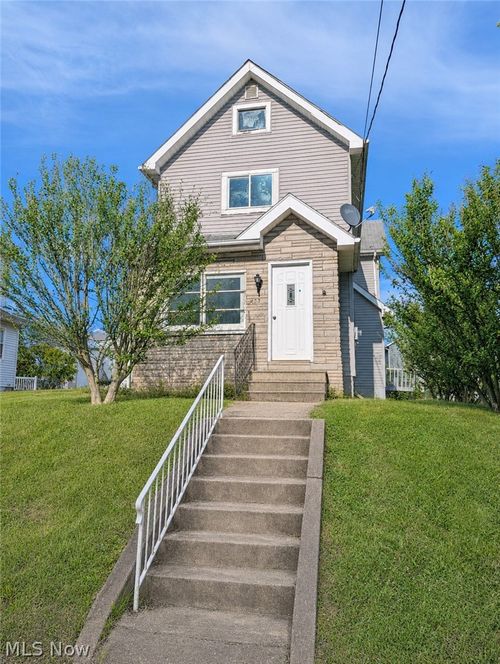 33 Hyde Ave, Niles, OH, 44446-1603 | Card Image
