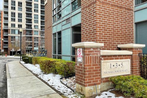 204-3 Michael Power Pl, Etobicoke, ON, M9A0A2 | Card Image