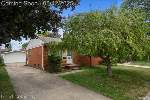 27736 Osmun St, Madison Heights, MI, 48071-3338 | Card Image