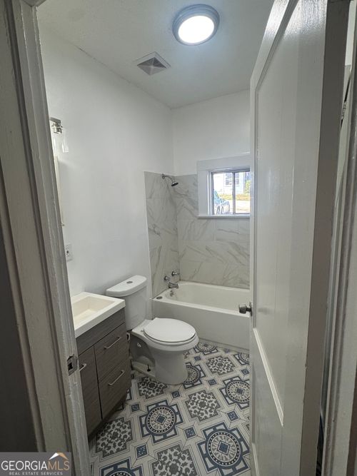 415 Hopkins St Sw, Atlanta, GA, 30310-1621 | Card Image