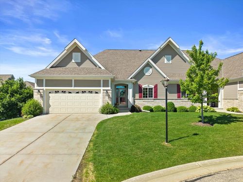 2406 Deercrest Court, Waukesha, WI, 53188 | Card Image