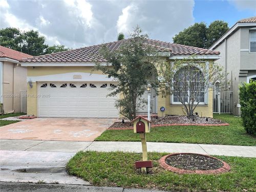 10854 Limeberry Dr, Hollywood, FL, 33026-4759 | Card Image