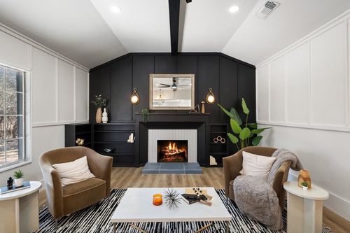 234 Woodcreek Dr, Wimberley, TX, 78676-3412 | Card Image