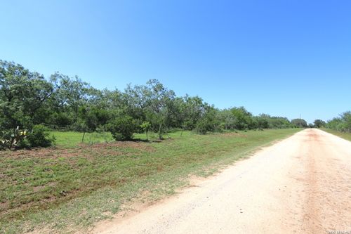 2257 County Road 475, Nixon, TX, 78140-4029 | Card Image