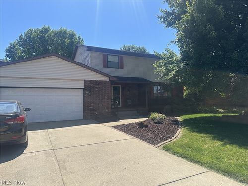 812 Brentwood Dr, Belpre, OH, 45714-1132 | Card Image