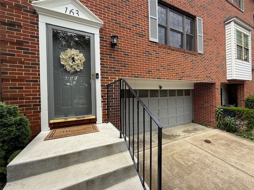 163 London Towne Dr, Brookline, PA, 15226-1143 | Card Image