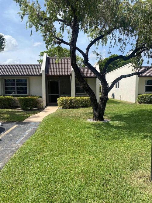 121 Lake Rebecca Dr, West Palm Beach, FL, 33411-9205 | Card Image