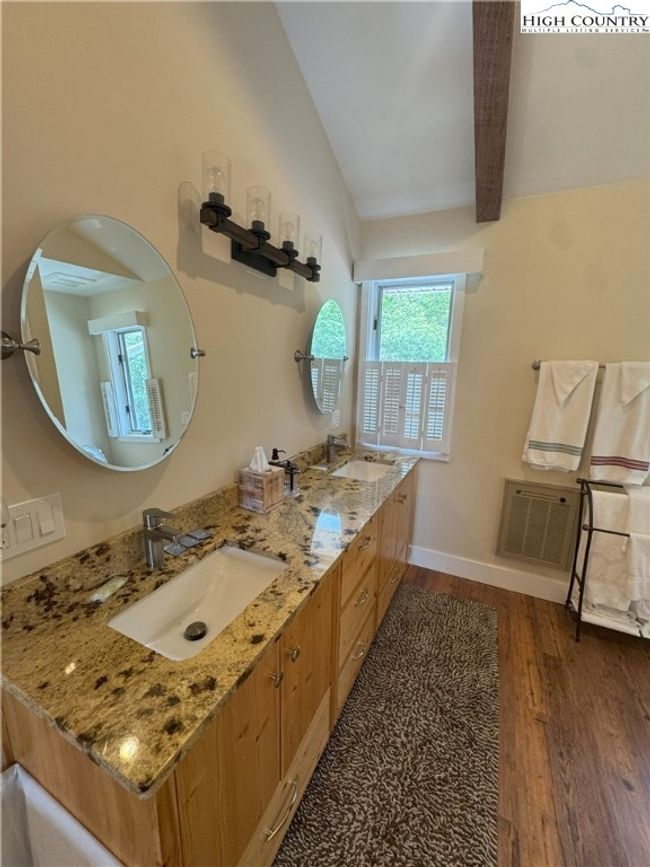 primary bath | Image 24