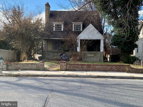 4002 48th St, BLADENSBURG, MD, 20710-2111 | Card Image