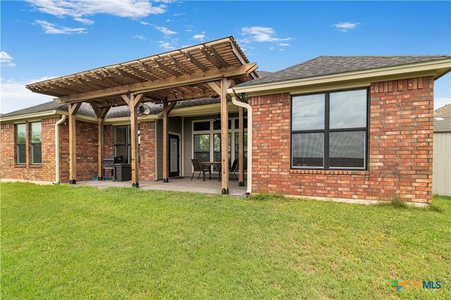 211 Amberglow Ct, House other with 3 bedrooms, 2 bathrooms and null parking in Victoria TX | Image 24