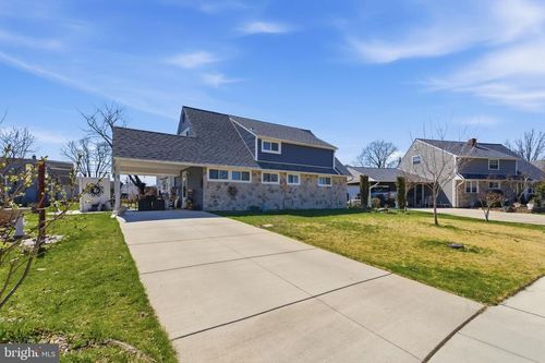 8 Inlet Rd, LEVITTOWN, PA, 19057-2711 | Card Image