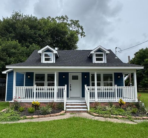 6371 Terrell St, Groves, TX, 77619-5258 | Card Image