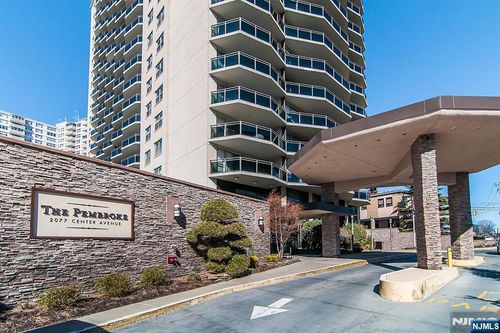 2077 Center Ave, Fort Lee, NJ, 07024-4901 | Card Image