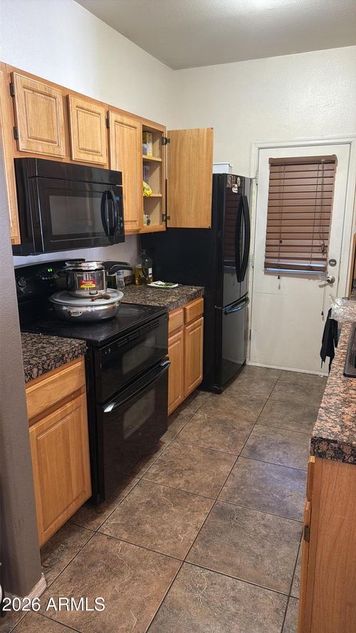 2022-2929 W Yorkshire Dr, Phoenix, AZ, 85027-3949 | Card Image