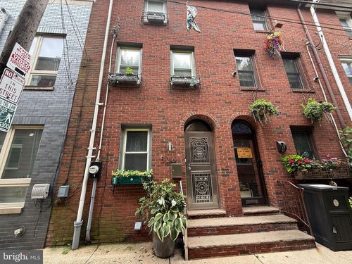 526 Montrose St, PHILADELPHIA, PA, 19147-4020 | Card Image