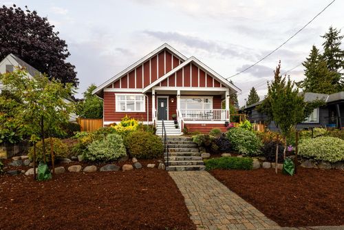 518 E 7th St, North Vancouver, BC, V7L1S3 | Card Image