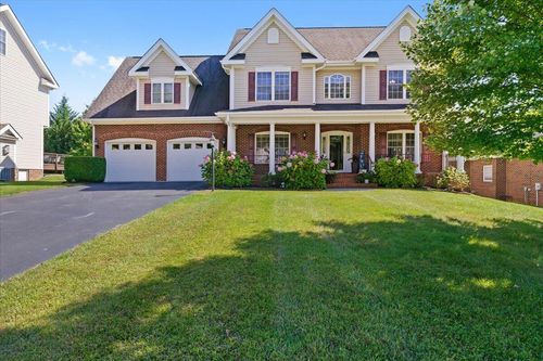 6110 Wisteria Place Ct, Roanoke, VA, 24012-8830 | Card Image