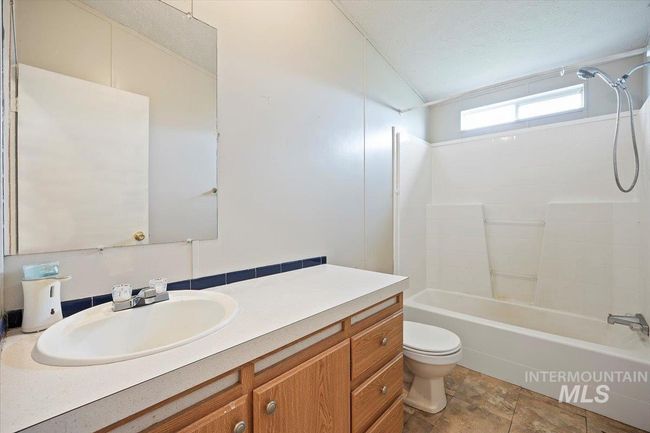 798 W 100 S, House other with 3 bedrooms, 2 bathrooms and 2 parking in Paul ID | Image 17