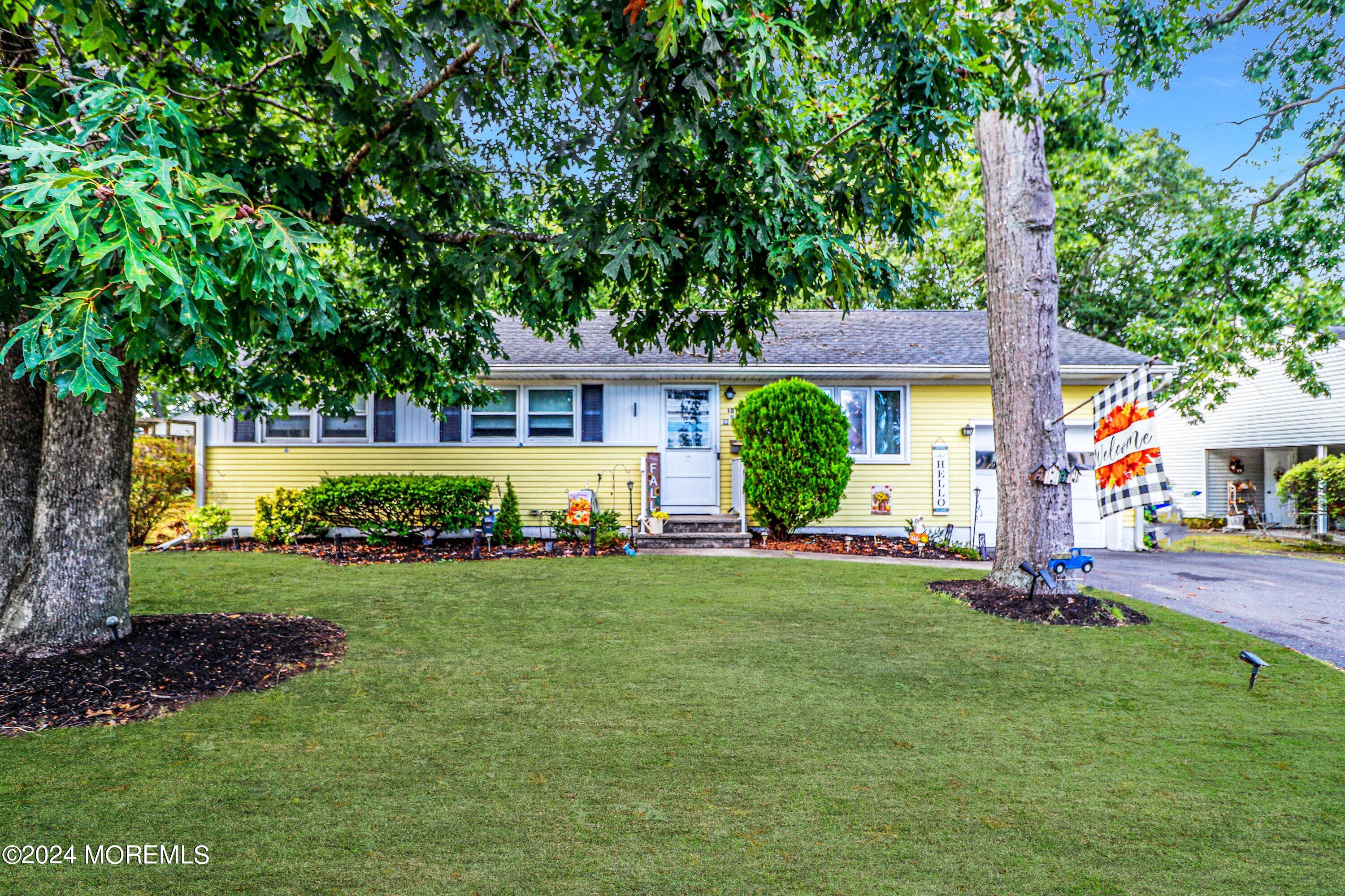 Nottingham Dr, Brick, NJ 08724