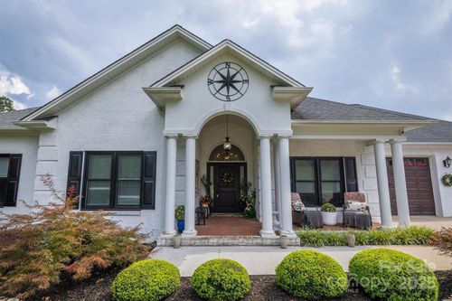 6294 Hayden Dr, Hickory, NC, 28601-7079 | Card Image