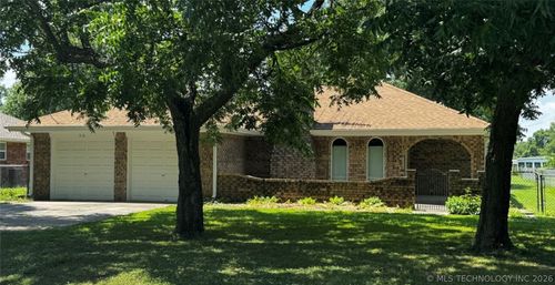 316 Jan Dr, Stratford, OK, 74872-4605 | Card Image