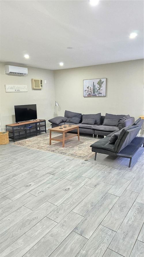 2-9728 Nw 25th Ave, Miami, FL, 33147-2120 | Card Image