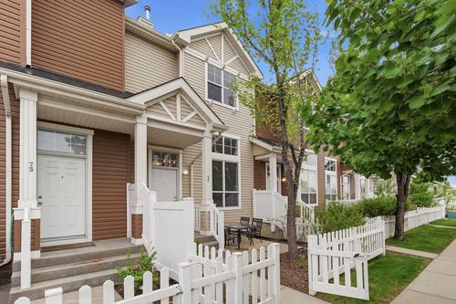 77 Elgin Gdns Se, Calgary, AB, T2Z4T4 | Card Image