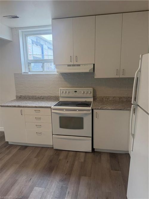 lower-1576 Barton Street E, Hamilton, ON, L8H2X8 | Card Image