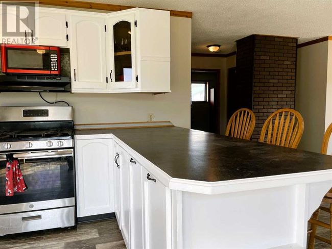 842070 Range Rd, Home with 3 bedrooms, 2 bathrooms and null parking in Fairview AB | Image 9