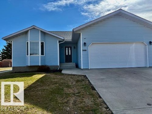 5609 45a St, Vegreville, AB, T9C1E1 | Card Image
