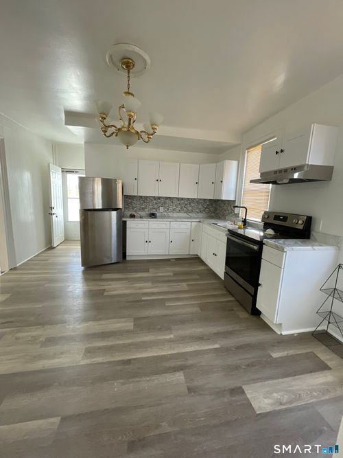 69 W Liberty St, Waterbury, CT, 06706-1043 | Card Image