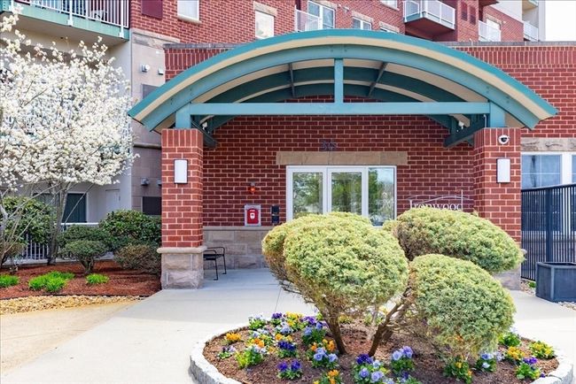 APT-108 - 36 Village Rd, Condo with 1 bedrooms, 1 bathrooms and null parking in Middleton MA | Image 4